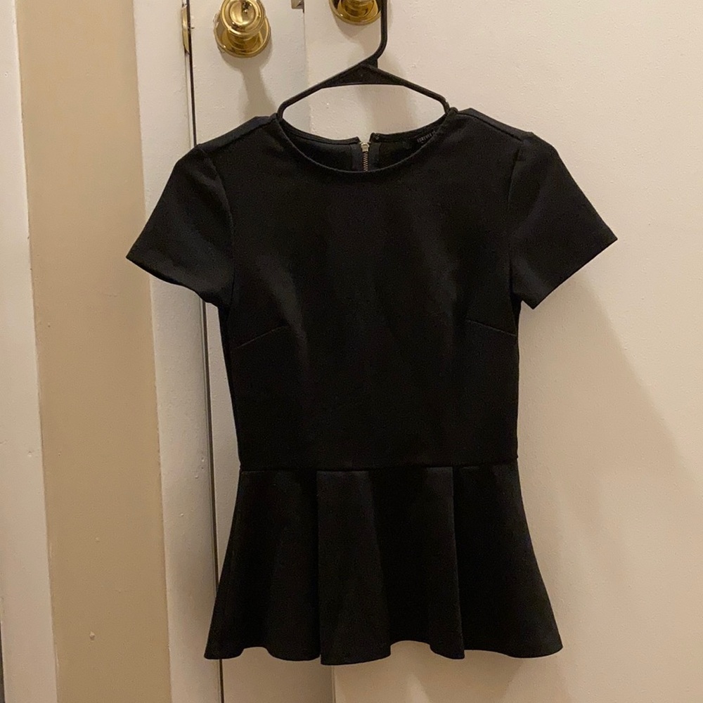 Small Black Forever 21 cute cinched shirt